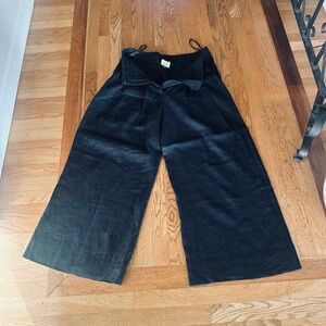 Farm Rio, Linen Palazzo pant. Size small fits like an 8.
